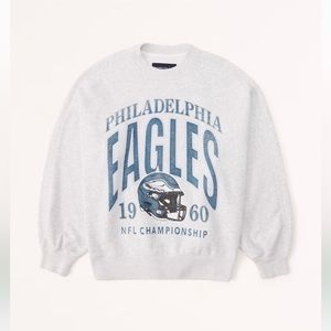 Abercrombie & Fitch 
Philadelphia Eagles Graphic Oversized Sunday Crew